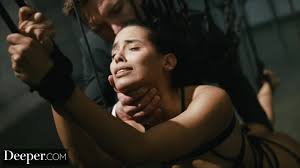 Flirty Andreina De Luxe wants to try rough fuck - Deeper Porn