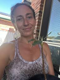 Today my beautiful friend/brother from another mother 😆 gave me a  beautiful cutting that has come from one of the 5 original cuttings from  the Bodhi tree that Buddha gained enlightenment under