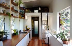 Echelle Mezzanine Notre Selection Des Plus Beaux Modeles En 2020 Cuisines De Maison Minuscules Plans De Maisonnette Loft Petite Maison