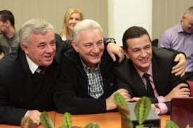 Anuntul a fost facut de fostul premier pe blogul personal. Exploziv Dragnea Si A BÄƒgat Mortul In CasÄƒ Prim Ministrul Propus Sorin Grindeanu DatoreazÄƒ Cariera PoliticÄƒ Unui Demnitar Comunist Al Regimului CeauÈ™escu Devenit Mana De Fier A Lui Adrian NÄƒstase Nasul Tv