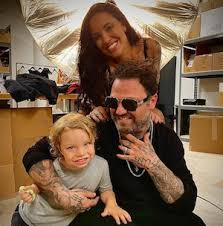 In 2020, margera started appearing in youtube videos including a viral water balloon fight video with model jeb carty. Jackass Star Bam Margera Wegen Drogensucht Und Morddrohungen Gefeuert
