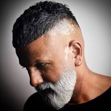 Découvrez nos idées pour savoir quoi offrir à un homme de 50 ans. Coiffures Homme De 50 Ans Coiffure Homme 50 Ans Cheveux Courts Barbe Cheveux En Bataille