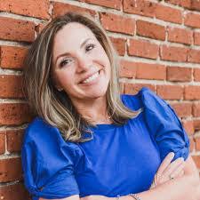 Hilary Bean's Instagram, Twitter & Facebook