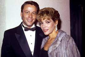 En febrero, alfredo adame dijo a el universal que se había puesto en contacto con el doctor y le había explicado que algunas fotos que aparecían en el video en que denunciaban eran de un médico de tijuana que le había hecho daño a muchas personas. La Familia De Alfredo Adame Esta En El Hospital People En Espanol