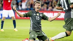 Thomas müller set to miss germany's clash with hungary with knee injury. Thomas Muller On The Double As Germany Sink Norway Sports German Football And Major International Sports News Dw 04 09 2016