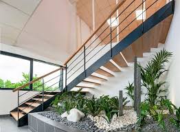 Les escaliers en bois sont fabriqués en france dans notre usine. Escalier Avec Palier Treppenmeister