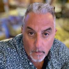 𝗧𝗿𝗶𝘀 𝗜𝗺𝗯𝗼𝗱𝗲𝗻 (born July 27, 1951) is a drummer and educator best  known for his work with 𝗞𝗲𝗻𝗻𝘆 𝗟𝗼𝗴𝗴𝗶𝗻𝘀 and as drummer for the  multi-platinum band 𝗖𝗵𝗶𝗰𝗮𝗴𝗼 from 1990 to 2018. He