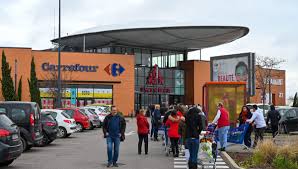Tous les magasins carrefour sur une carte. Les Boutiques Des Centres Commerciaux Des Pyrenees Orientales Finalement Contraintes A Fermer