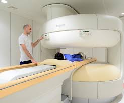 La risonanza magnetica è una tecnica medica utilizzata quando si vuole indagare su malattie infiammatorie, tumorali, infettive e degenerative. Risonanza Magnetica Aperta Tecnomed
