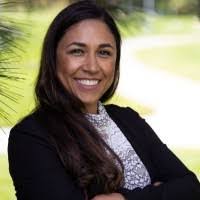 Caroline Ruiz's Instagram, Twitter & Facebook