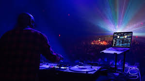 Unlock Your Potential With Innovative Features With Serato Dj Pro Whatever Your Style You Can Dj With Freedom Get 50 Off Through 7 16 Dj Dj Pro Music App