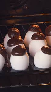 2 œufs De Paques Ingenieux Au Chocolat Que Vous Deposez Beverly Recettesvegetaliennes En 2020 Gateau Maison Facile Recette Entremet Recette Gateau Chocolat Facile