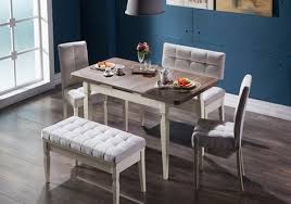 Dekorasyon Panosundaki Pin