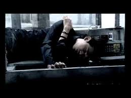 Siapa yang tidak kenal dengan penyanyi tampan dan multilalenta seperti bondan prakoso. Gambar Kunci Gitar Bondan Bunga Info Lif Co Id