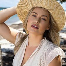 CARELIA ISABEL MAKEUP ARTIST