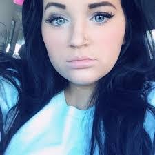 Michelle Vanwinkle's Instagram, Twitter & Facebook