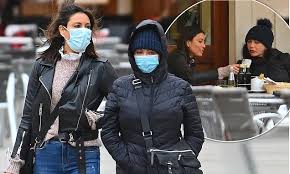 Melanie sykes and riccardo simionato out kissing in venice 11/18/2020. Melanie Sykes Cuts A Stylish Figure In Leather Jacket As She Enjoys A Mini Break In Venice Daily Mail Online
