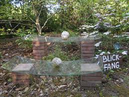 Es gibt eine große anzahl an natursteinsorten, die so robust sind, dass sie über. Kunst Objekte Exotik Kunst Garten