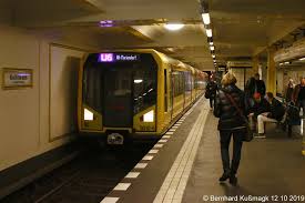 Europa Deutschland Berlin Friedrichshain Kreuzberg Kreuzberg U Bahnhof Kochstrasse Checkpoint Charlie U Bahn Linie U6 Checkpoint Charlie Berlin Underground