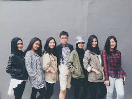 Art paper 150 gram cetak : Gaya Buku Tahunan Sekolah Gaya Selfie
