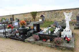 Il va nous donner pouvoir pour d�poser plainte. Dannemois Ou Est Passee La Statue De Cloclo