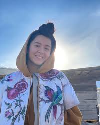 Слушайте трек в хорошем качестве 320 kbps на android, iphone телефоне без. Manizha Vypustila Studijnuyu Versiyu Russian Woman