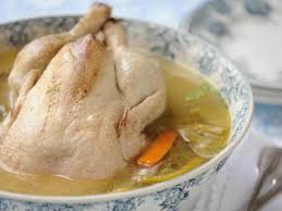 Decouvrez La Recette Poule Au Pot Aux Petits Legumes Sur Cuisineactuelle Fr Recette Poule Poule Au Pot Recettes De Cuisine