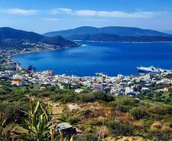 Στο μαρμάρι, οι επισκέπτες θα βρουν πολλά μικρά οικογενειακής διαχείρισης εστιατόρια που βρίσκονται κατά μήκος του λιμανιού. Marmari To Hsyxasthrio Ths Eyboias Binteo Travel