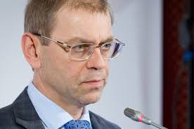 До начала военных действий работал в должности начальника управления по борьбе с экономическими преступлениями при убоп. Pashinskij I Tishenko Obokrali Bankovskuyu Sistemu Ukrainy Na 150 Mln Skelet Info