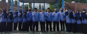 Jalur snmpn merupakan seleksi jalur undangan yang diperuntukkan bagi calon peserta/siswa sekolah yang akan melanjutkan pendidikan di perguruan tinggi bidang vokasi atau politeknik dan politani negeri di seluruh wilayah indonesia. Smpn 3 Cibadak Ceria Berbudi