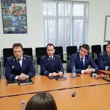 Maybe you would like to learn more about one of these? ConferinÈÄ De PresÄ La Garda De Coasta Politia De Frontiera