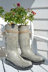 Mix your concrete until it's the consistency of pudding. Concrete Boots