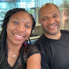 Kris Bloom's Instagram, Twitter & Facebook