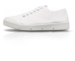 With sneakers being such a huge part of modern society, finding the best brands isn't always easy. Usa Sneakers Sneaker Brands Footwear