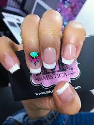 Por esta razón ya no me gusta decorar mucho con esmalte, pero hay ciertas decoraciones que al hacerlas con esmalte obtienes un efecto muy hermoso y esas decoraciones. Pin De Trouble Catarina En Unas Unas Decoradas Mandalas En Unas Unas Decoradas Mandalas