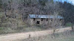 Property is located just 15 minutes from mountain home and only 10 minutes from pigeon creek boat launch access on norfork lake. 1 500 Down Owner Financing 8 28 Acres W Rock Building On River Www Instantacres Com Id Bc03 Youtube