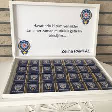 Polis teşkilatı'nın kuruluş yıl dönümü olarak bilinen 10 nisan günü her sene olduğu gibi çeşitli etkinliklerle en güzel mesajları sizler için araştırdık. Polis Cikolatasi Polis Haftasi Sevgiliye Ozel