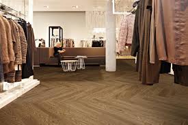 Large And Long Planks Make Stunning Herringbone Floor Flooring Marmoleum Herringbone Floor