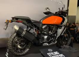 Harley Davidson Mostra A Big Trail Pan America Carro E Motos