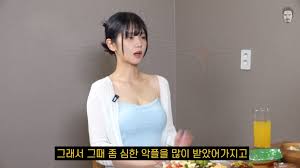 실물 논란 스트리머 쵸단, 웹 예능에 당당하게 등장했다 (영상) | 위키트리