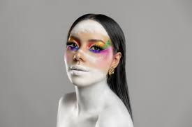 LOVE IS LOVE La felicidad no debe de estar oculta en un armario. María  Fernanda Contreras Flores @mariafernandacontf Miss Glamour México Región  Sur 2025 Makeup instirado en James Charles. ❤️🧡💛💚🩵💙💜🤎🖤🩶🤍🩷 MUA:  @kevin.macias