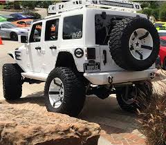 Black And White Jeep Check This White Jeep Customized Using Black Accents Dream Cars Jeep 2004 Jeep Wrangler Jeep Lover