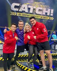 Eurosport ist ihre anlaufstelle für basketball updates. Beatrice Egli Um 20 15 Uhr Geht S Los Mit Catch Hopp Facebook