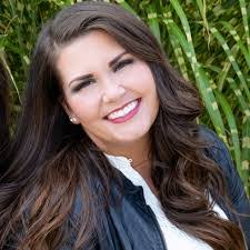 Sara Corder's Instagram, Twitter & Facebook