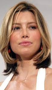 4 Chopped Off Middle Hairstyles For Different Face Shapes Hairstyle Fix Face Shape Hairstyles Oval Face Hairstyles Medium Hair Styles