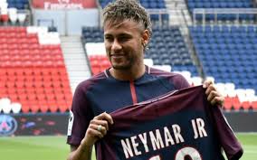 Club bosses believe messi's signing would drive up their commercial revenues, both in europe and in south america should he link up with brazilian star neymar. Psg Barca Messi Et Neymar A Nouveau Reunis Au Paris Sg Un Nouvel Indice Lache Par Ney