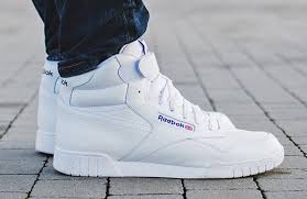 Les baskets montantes hommes représentent donc la libération de ta foulée. 1001 Idees Basket Montante Homme Un Oeil Dans Le Retro Basket Montante Basket Montant Homme Combat Boots