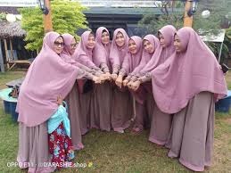  Busana Muslimah Syari Warna Coklat Busanamuslimah Pakaian Pesta Warna Cocok