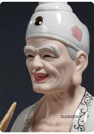 Tượng sứ tế công