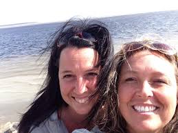 Deux filles sur la route de Natashquan